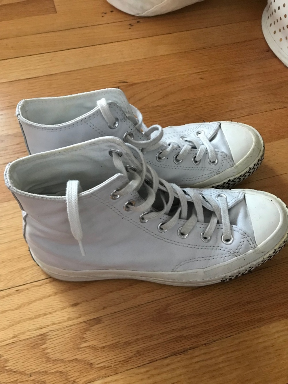 White Leather converse
